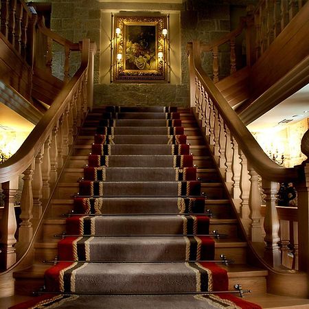 Pazo Los Escudos Hotel Spa & Resort Vigo Exteriör bild The staircase