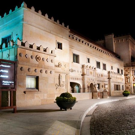 Pazo Los Escudos Hotel Spa & Resort Vigo Exteriör bild The Palace of the Dukes of Alba, the seat of the government of the Community of Madrid.