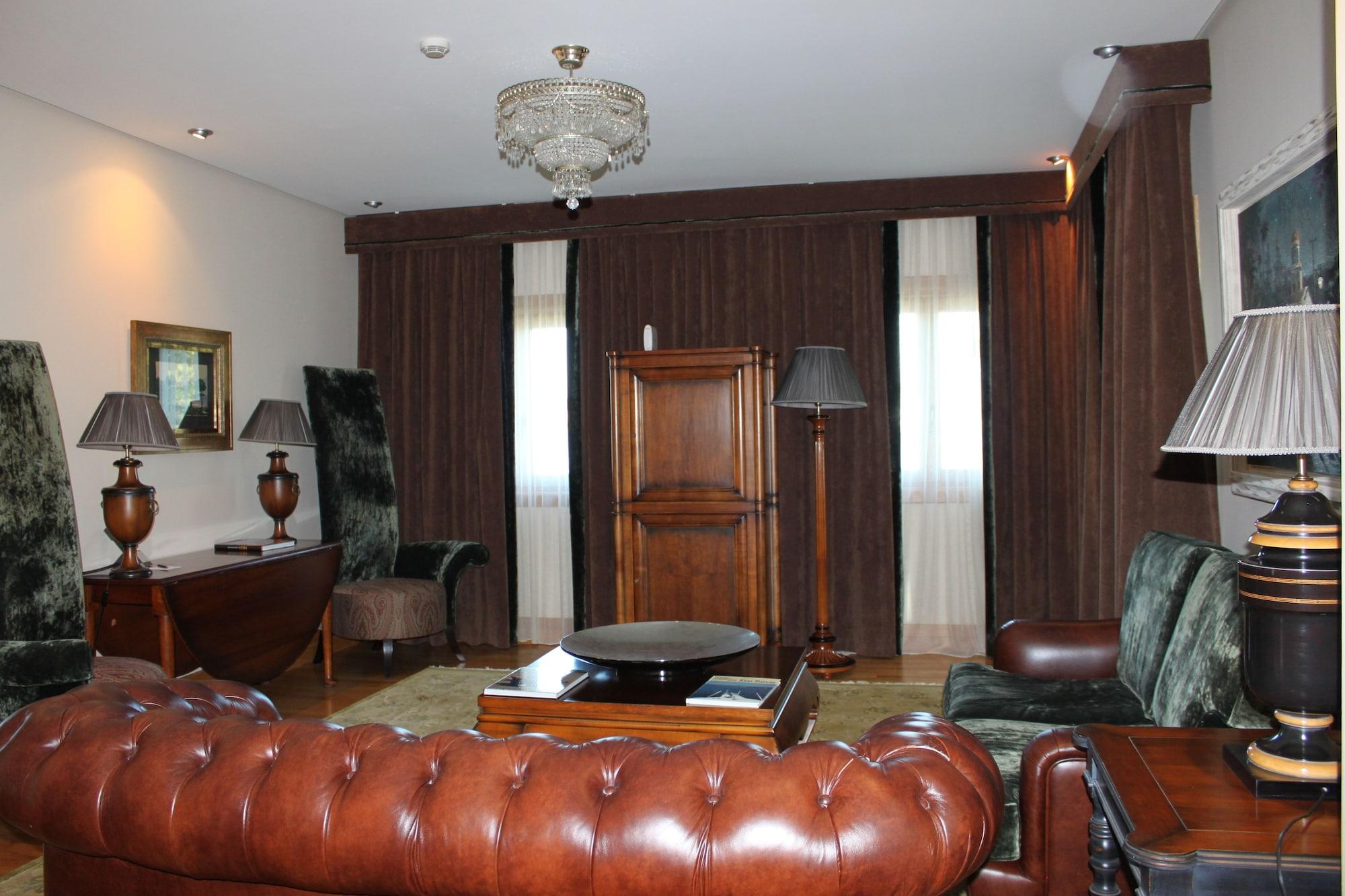 Pazo Los Escudos Hotel Spa & Resort Vigo Exteriör bild Interior of the residence