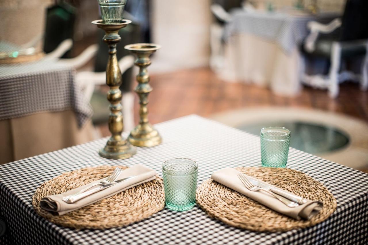 Pazo Los Escudos Hotel Spa & Resort Vigo Exteriör bild A place setting