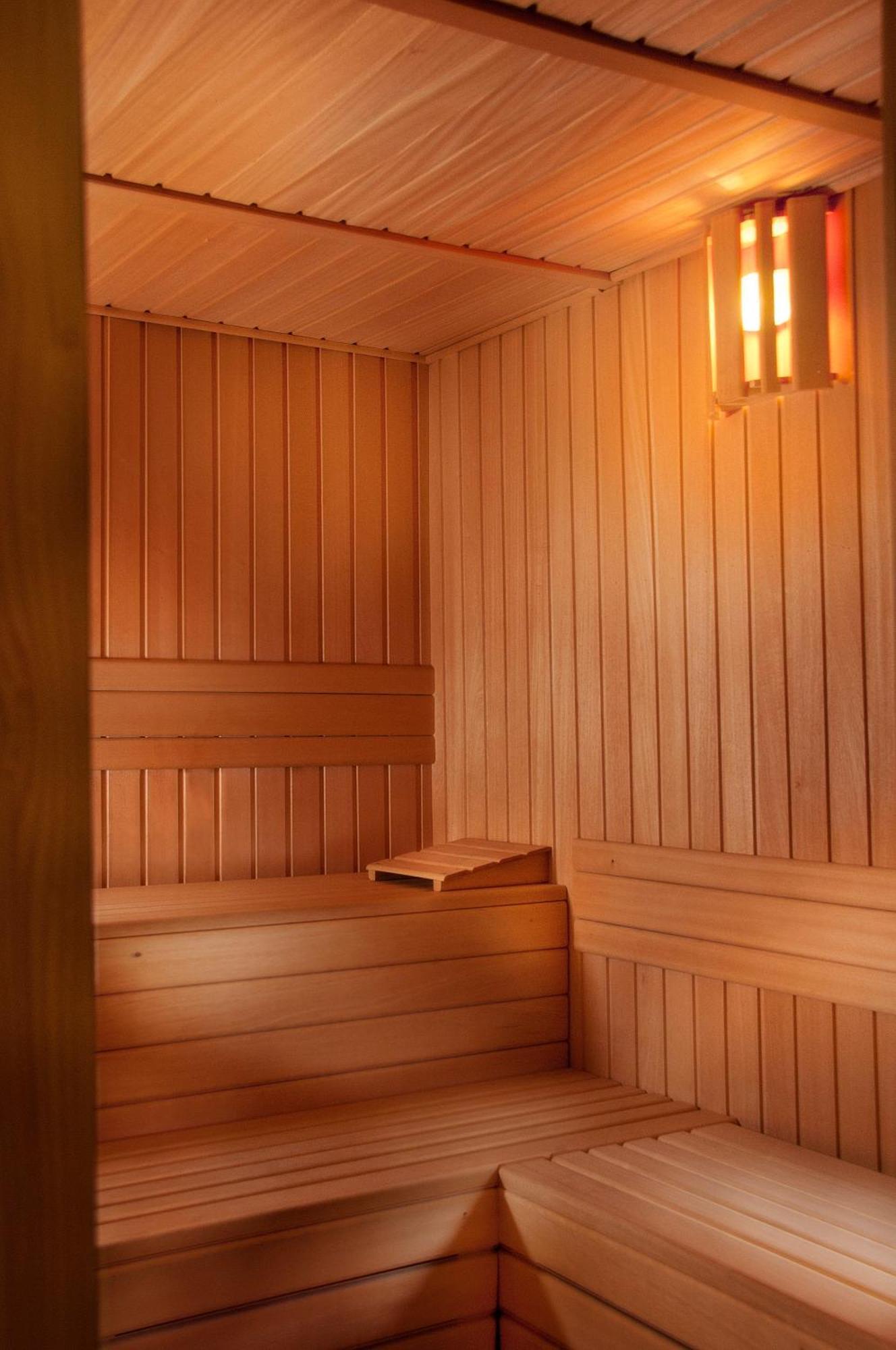 Pazo Los Escudos Hotel Spa & Resort Vigo Exteriör bild A traditional Finnish sauna